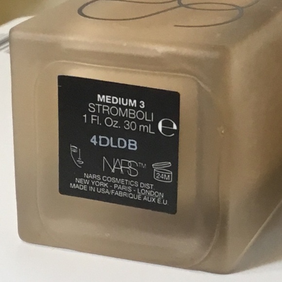 NARS TINTED GLOW BOOSTER - Med/Dark - Picture 2 of 2